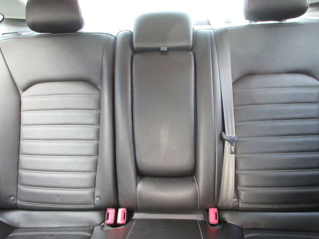 Used 2015 Ford Fusion SE w/ Equipment Group 202A FWD image 19