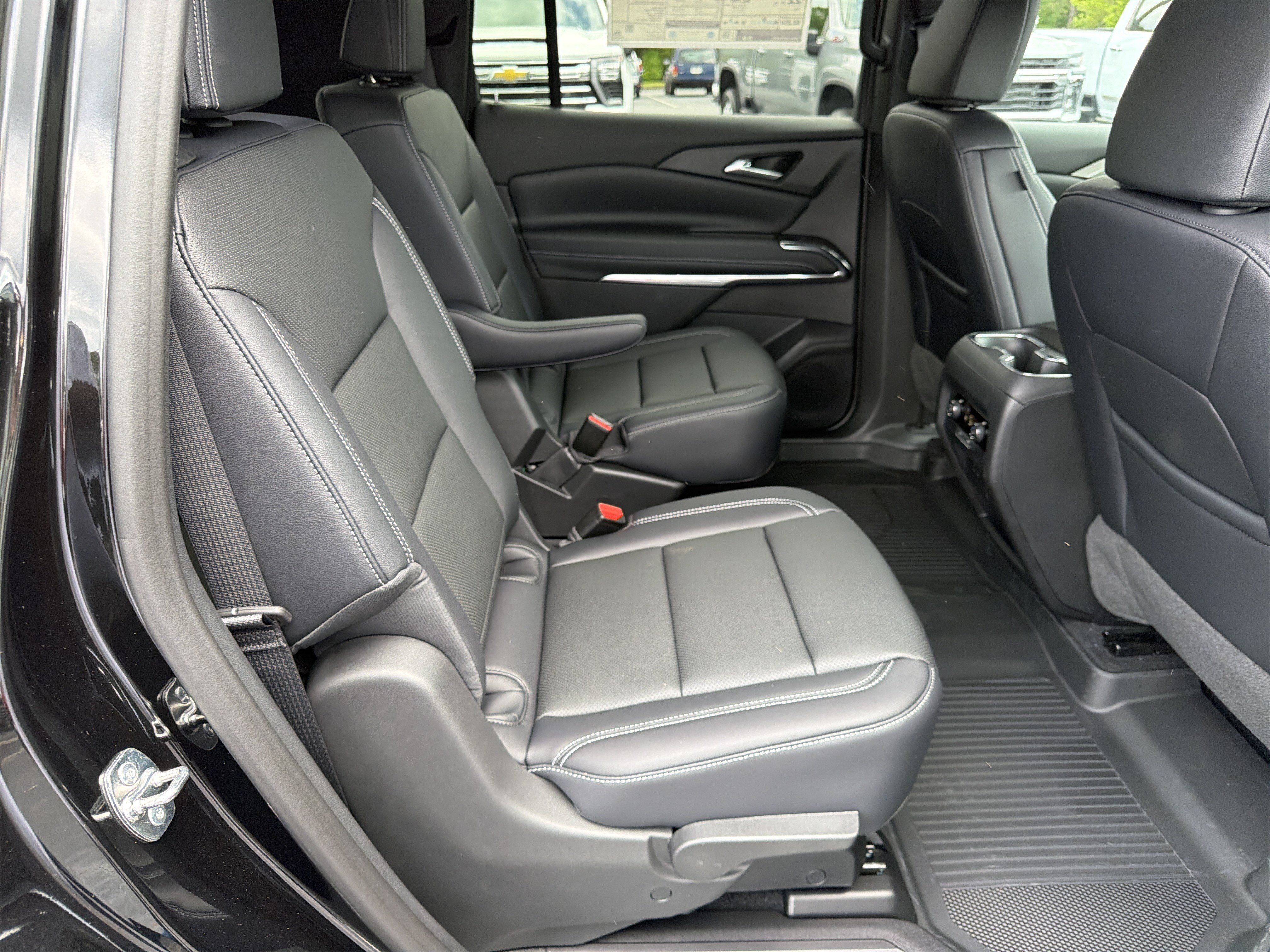 New 2026 Chevrolet Traverse LT w/ LPO, Floor Liner Package FWD image 15