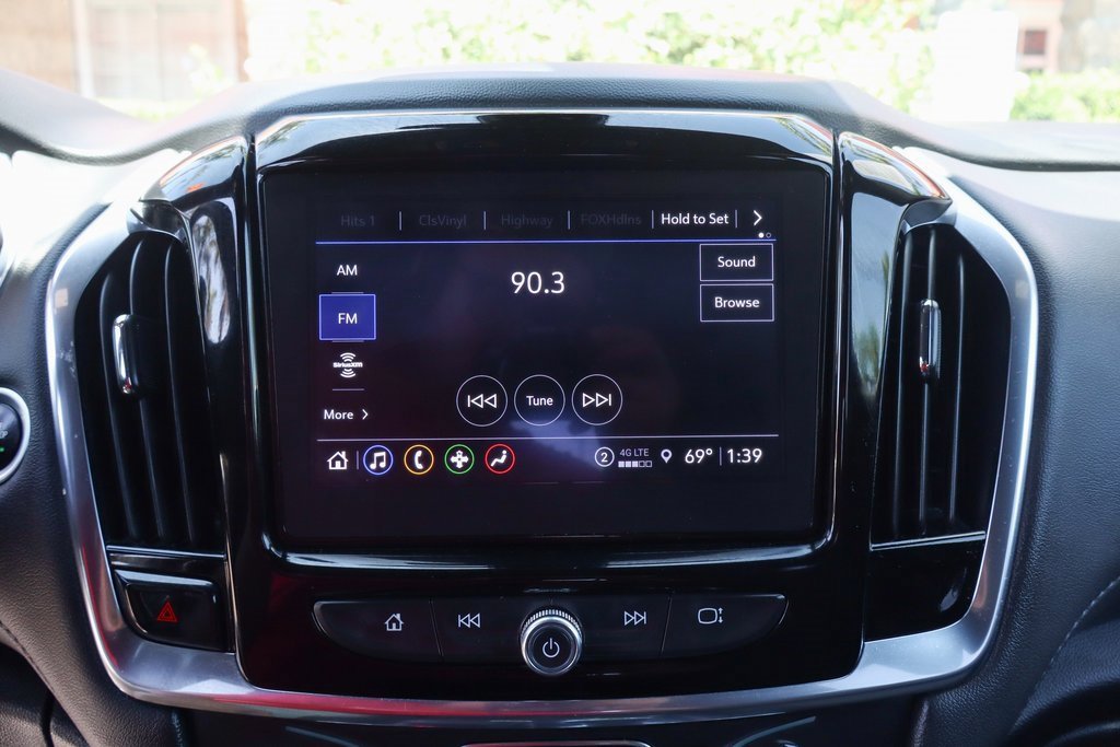 Used 2022 Chevrolet Traverse LT image 34