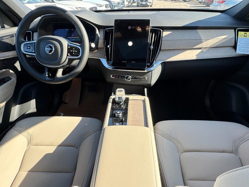 New 2026 Volvo XC90 T8 Plus w/ Protection Package Premier AWD/4WD image 6