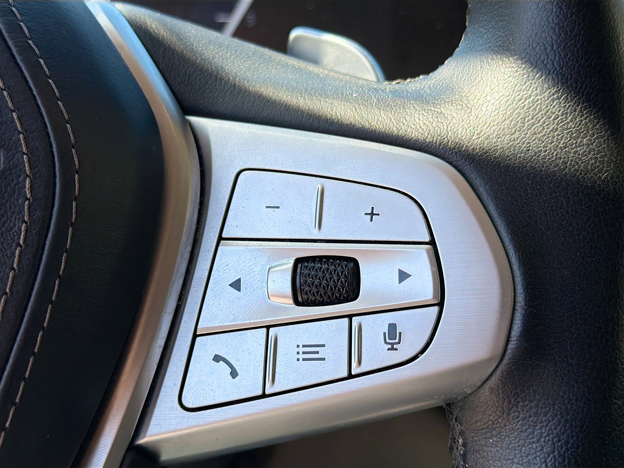 Used 2024 BMW X7 xDrive40i image 38