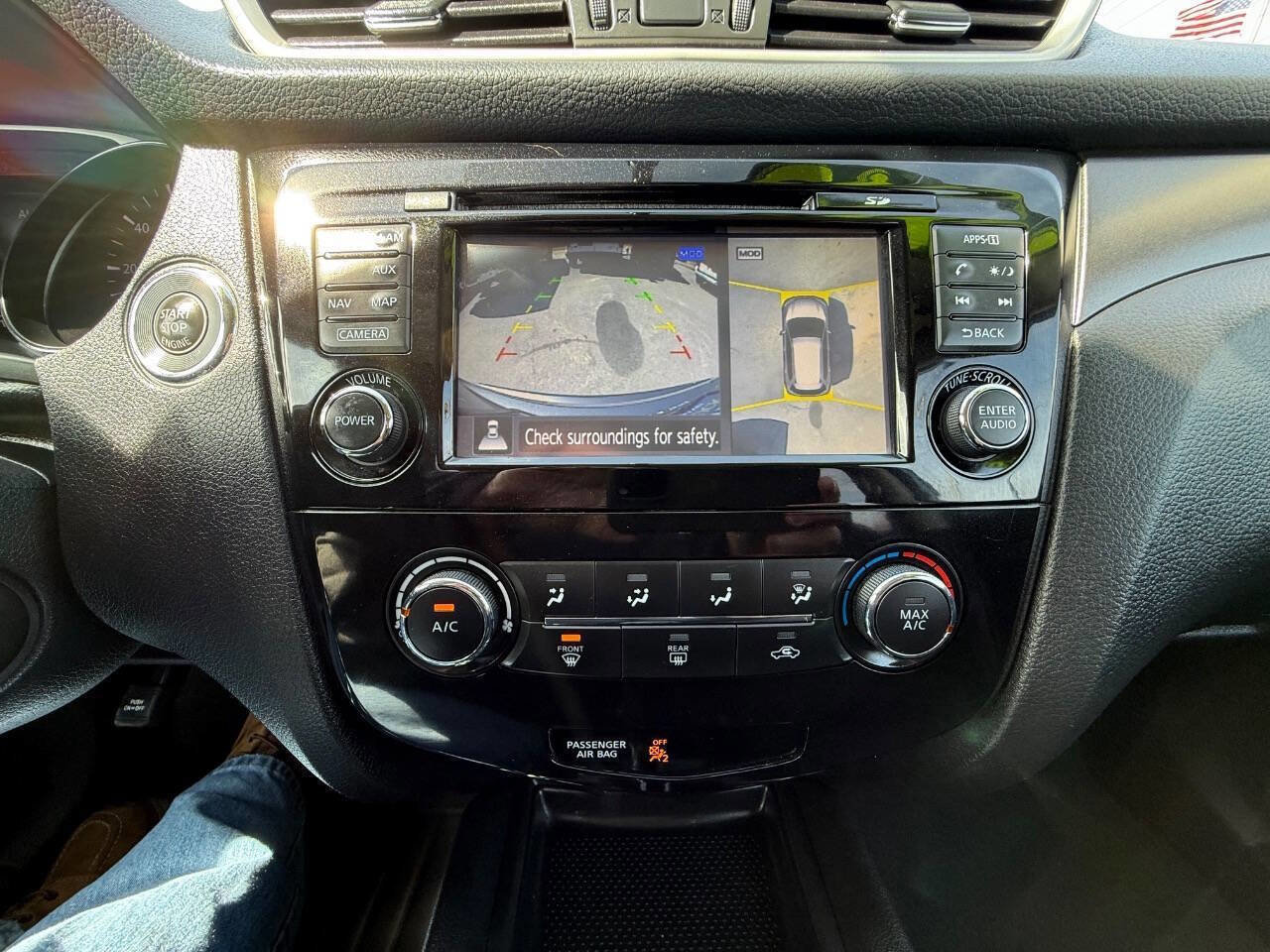 Used 2016 Nissan Rogue SV image 19