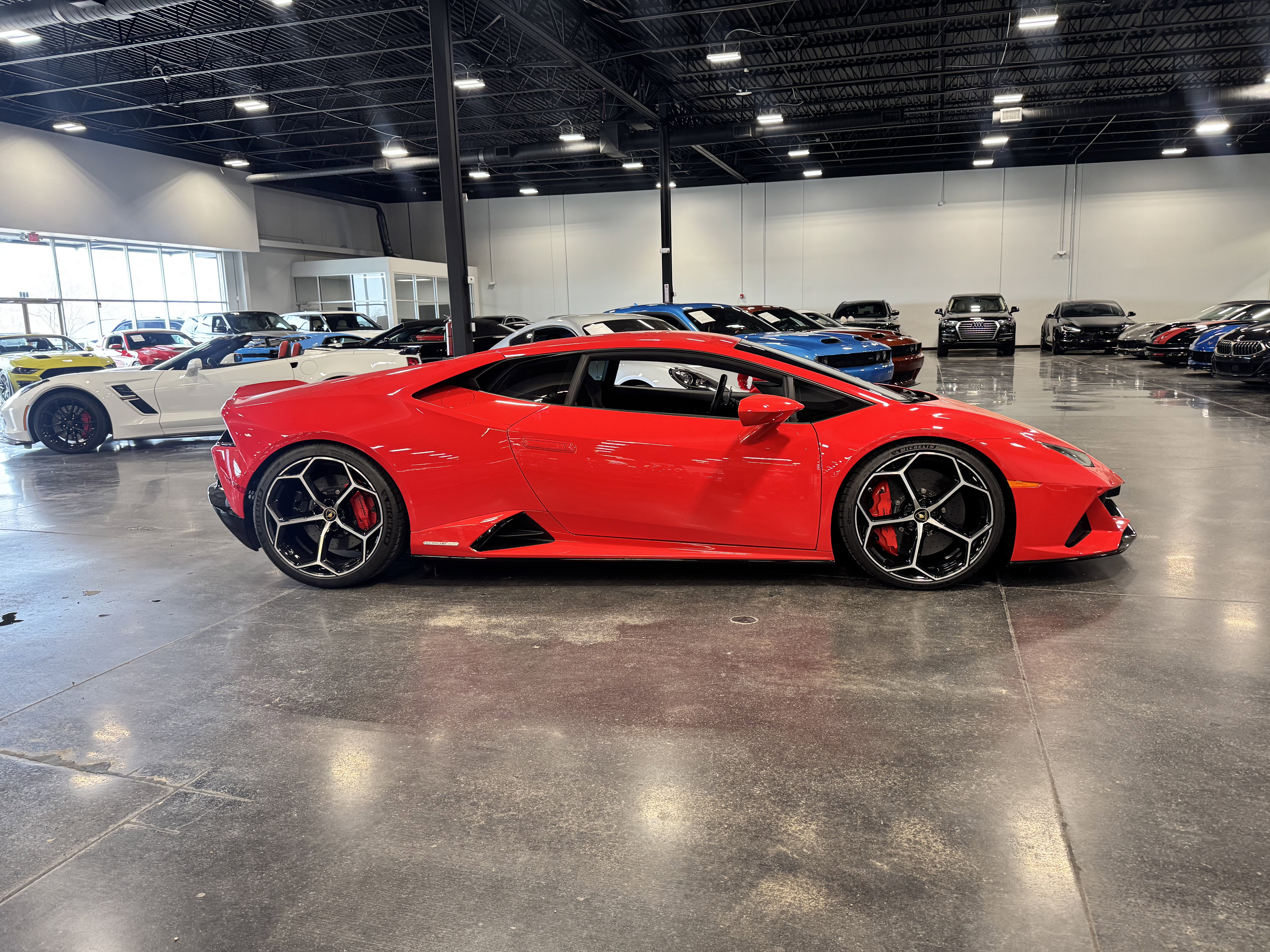 Used 2020 Lamborghini Huracan EVO image 17