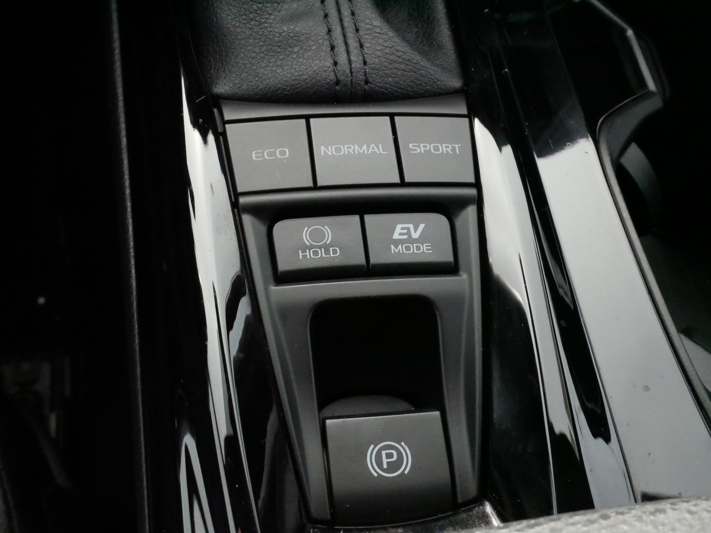 Certified 2025 Toyota Camry XSE FWD image 27