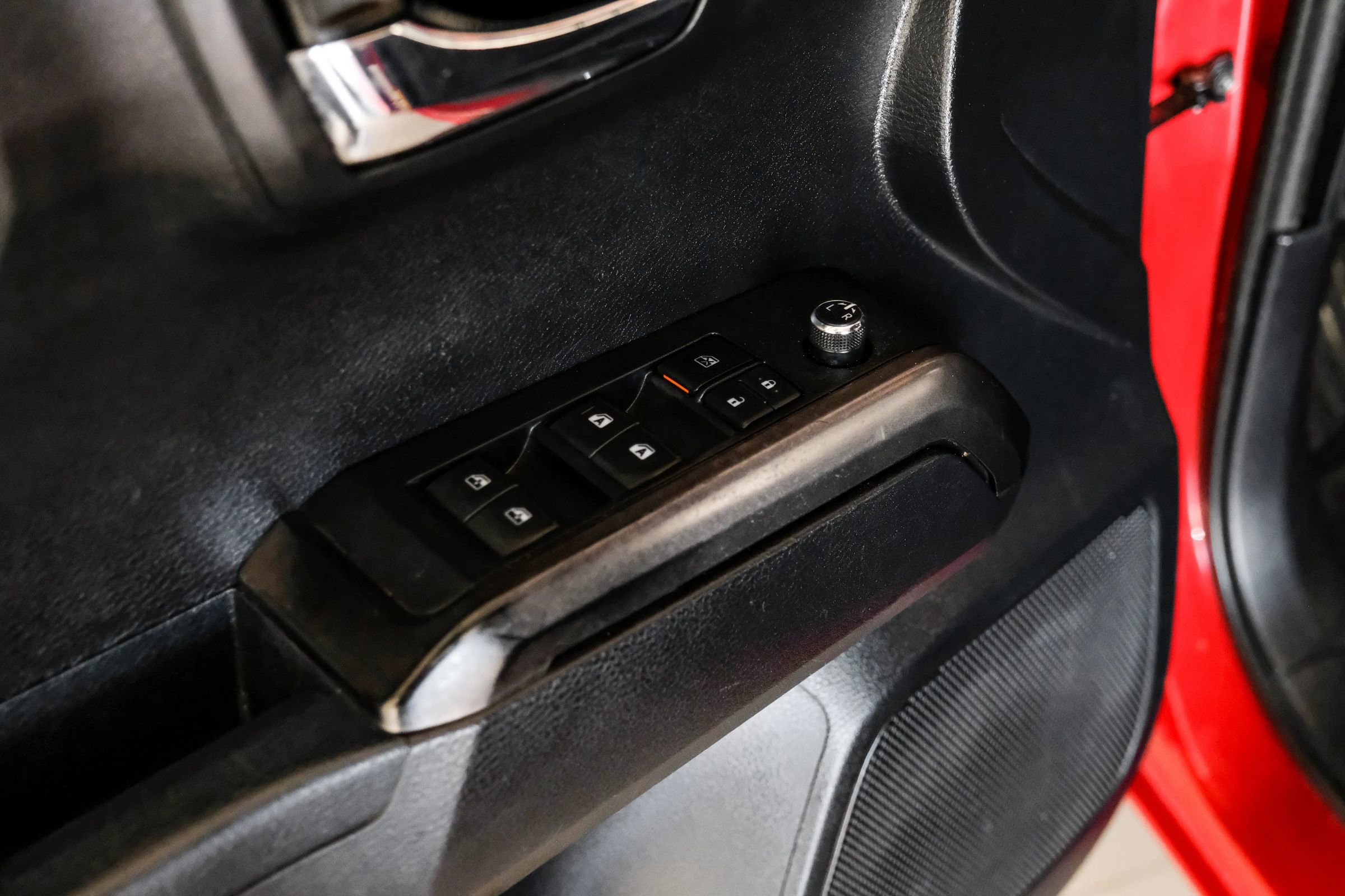 Used 2018 Toyota Tacoma TRD Sport w/ Technology Package RWD image 38