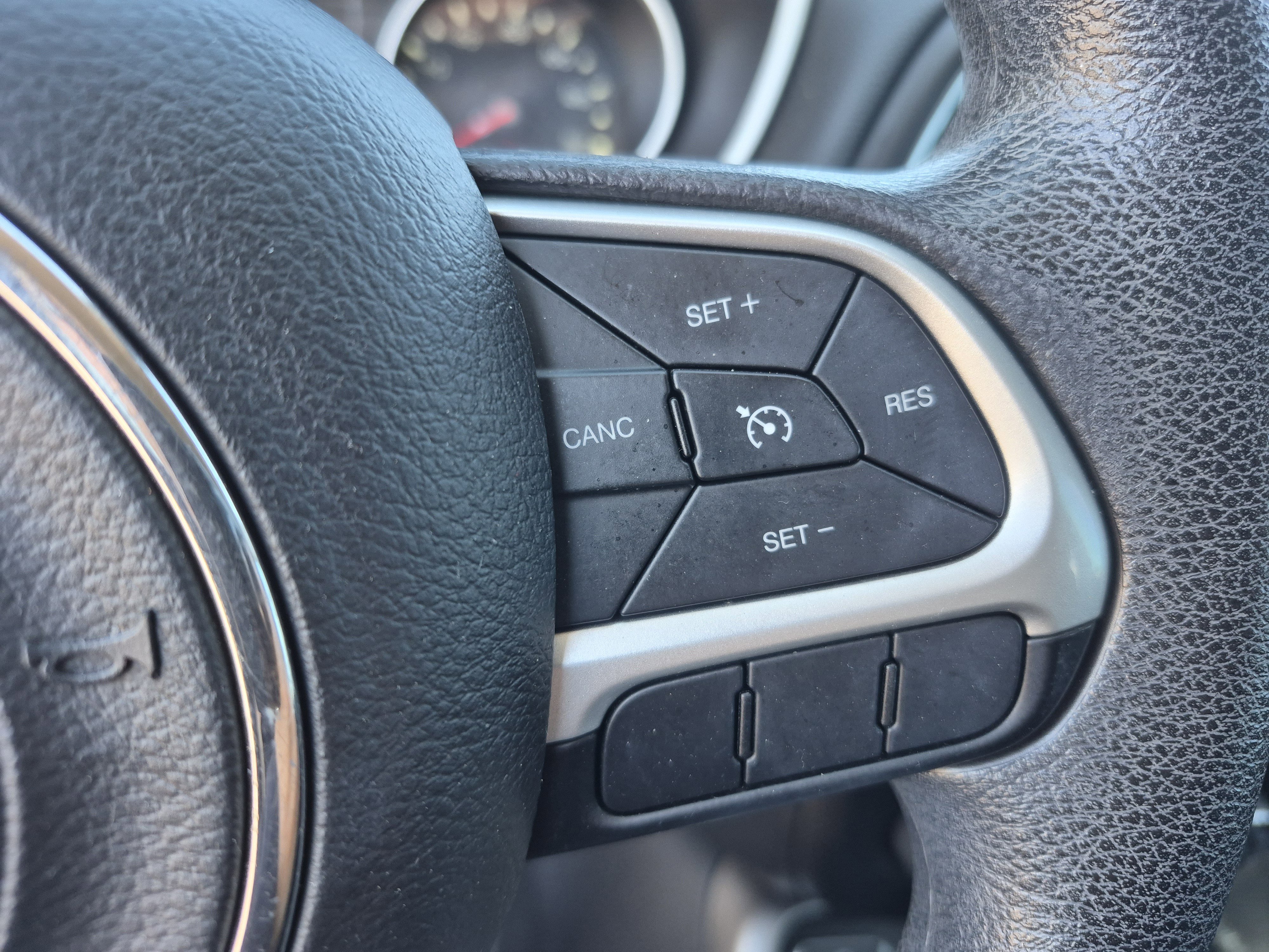 Used 2018 Jeep Compass Sport FWD image 27