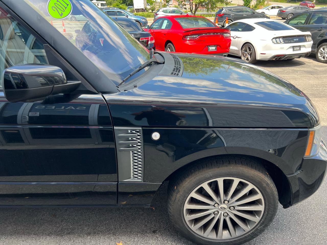 Used 2011 Land Rover Range Rover Supercharged AWD/4WD image 9