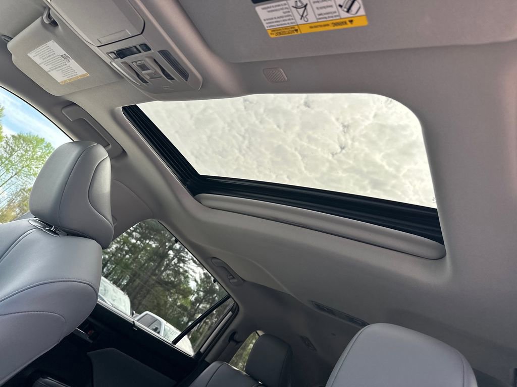 Used 2021 Toyota Highlander XLE image 33