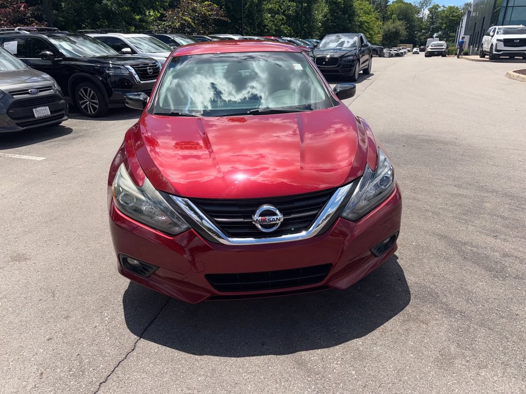 Used 2017 Nissan Altima 2.5 SR w/ Midnight Edition Package FWD image 8