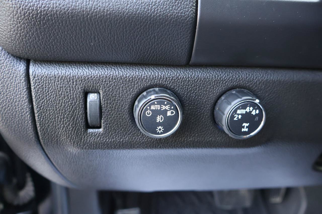 Used 2021 Chevrolet Colorado LT w/ LT Convenience Package AWD/4WD image 11