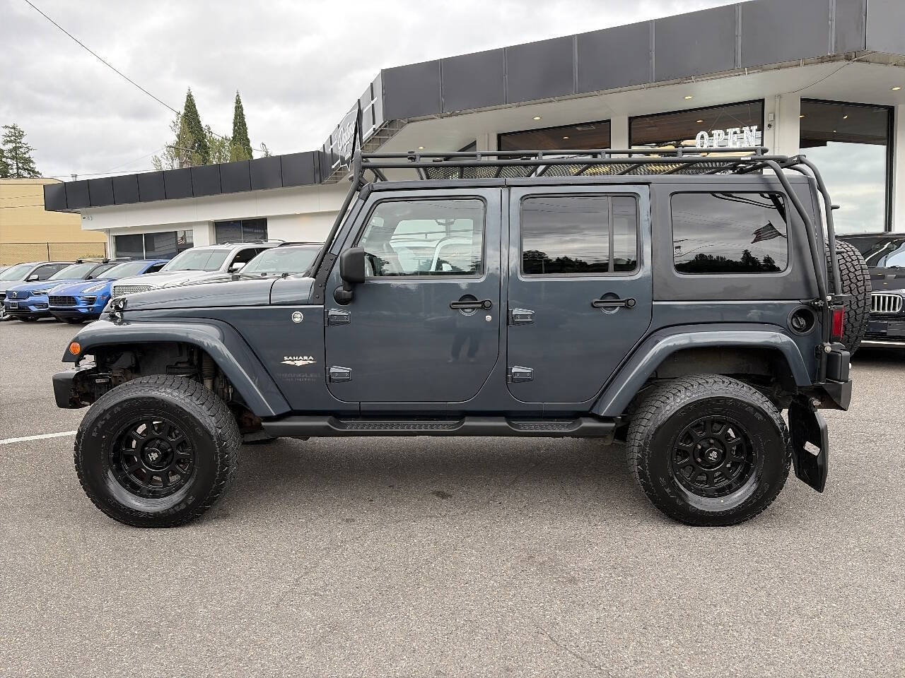 Used 2008 Jeep Wrangler Unlimited Sahara AWD/4WD image 2