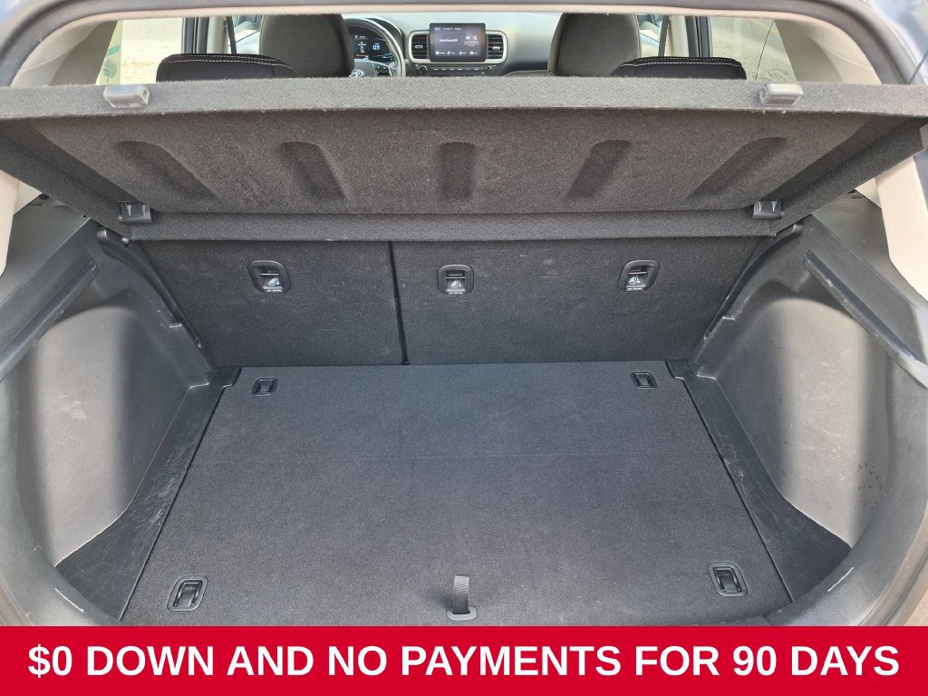 Used 2025 Hyundai Venue SEL FWD image 28