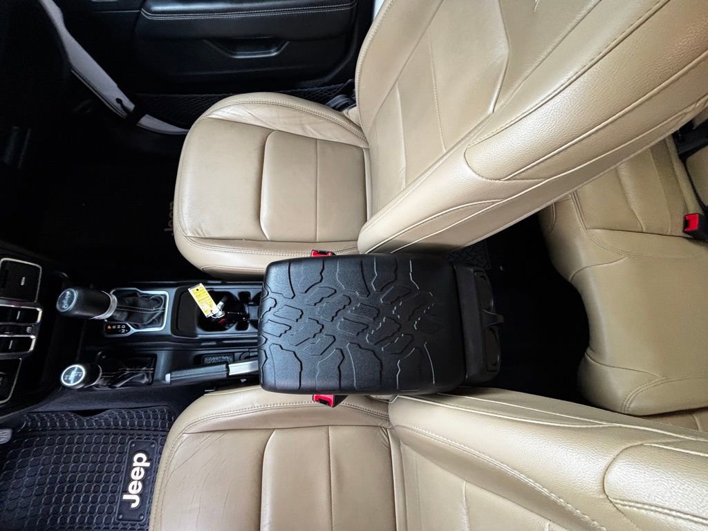 Used 2019 Jeep Wrangler Unlimited Sahara image 12