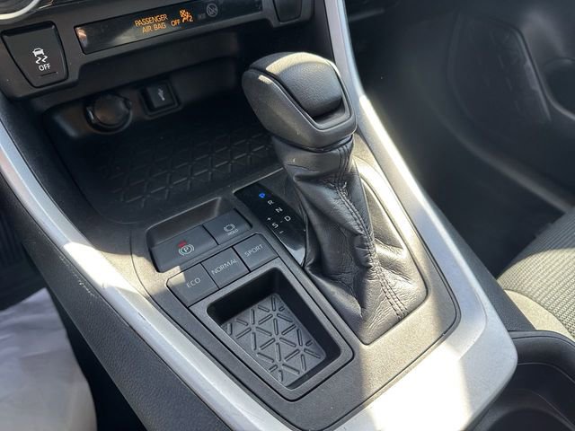 Used 2021 Toyota RAV4 LE image 21