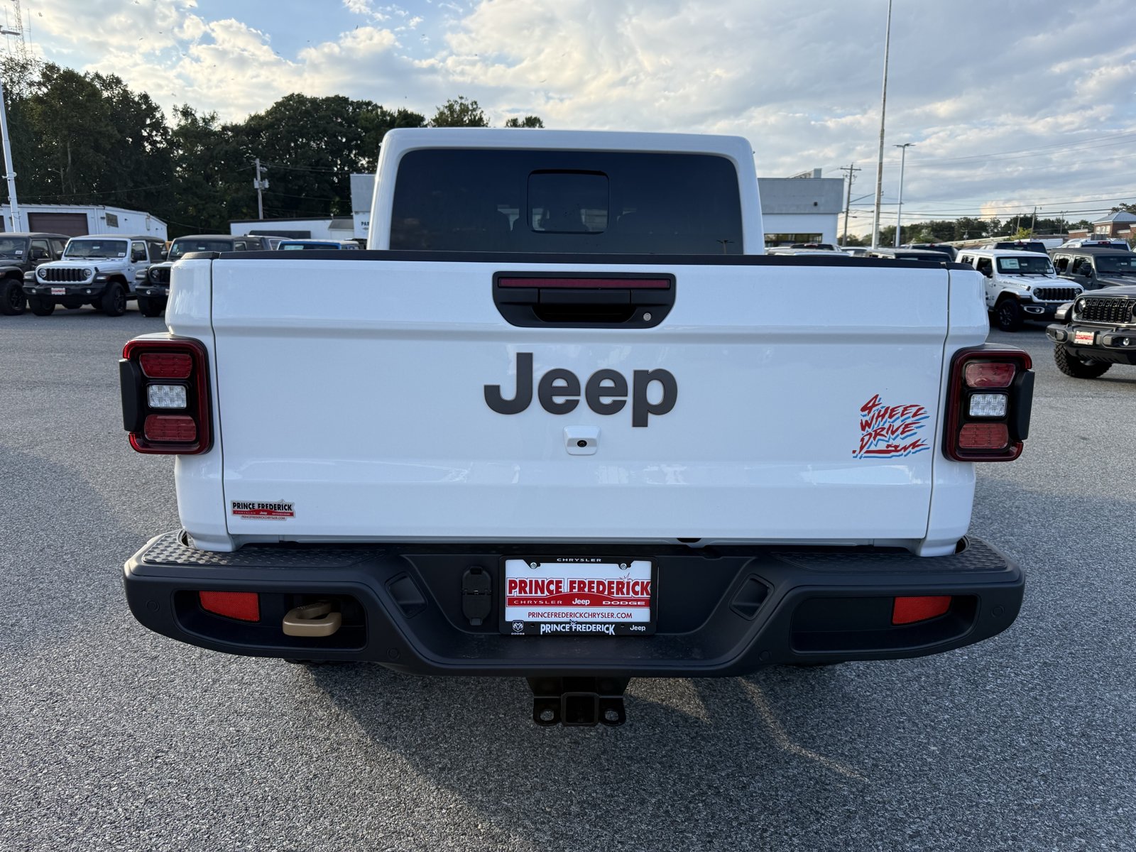 New 2026 Jeep Gladiator Sport AWD/4WD image 4