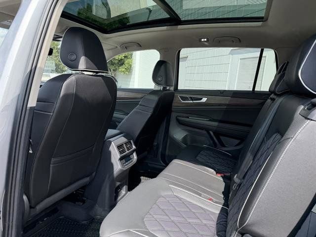New 2026 Volkswagen Atlas SEL Premium R-Line image 17