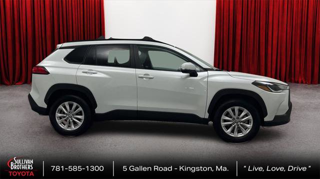 Certified 2022 Toyota Corolla Cross LE image 4