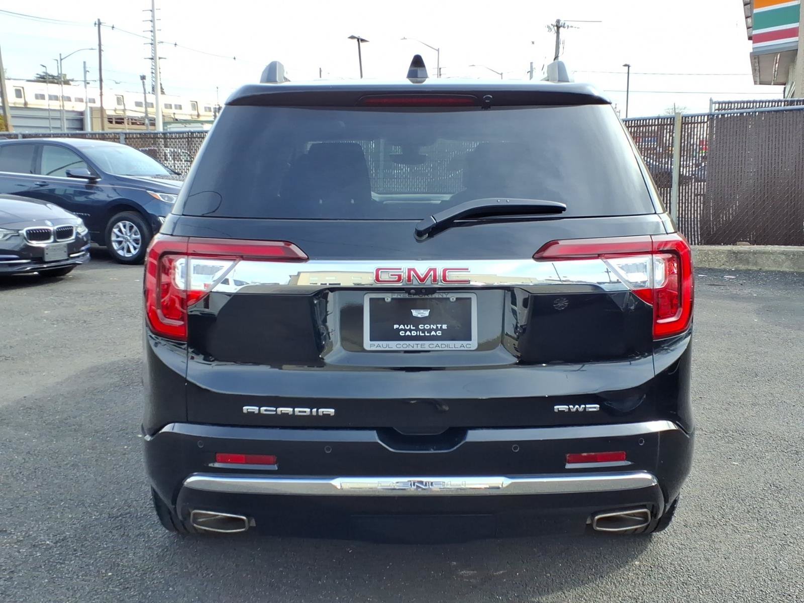 Used 2023 GMC Acadia Denali w/ Denali Ultimate Package AWD/4WD image 6