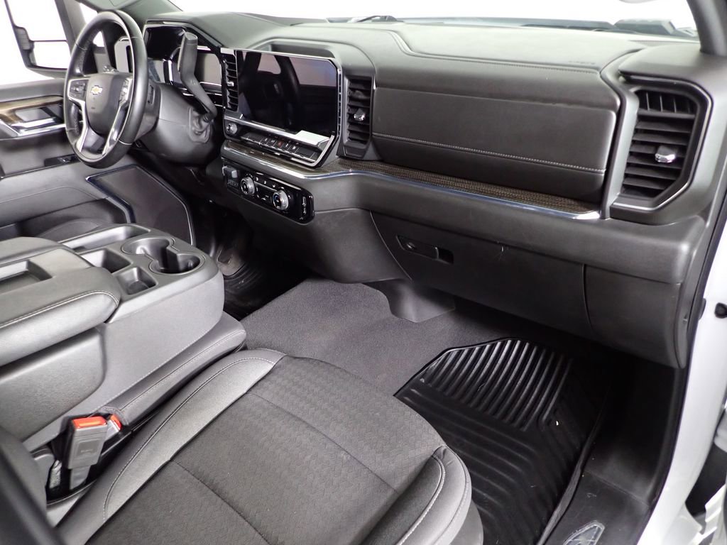 Used 2024 Chevrolet Silverado 2500 LT AWD/4WD image 37