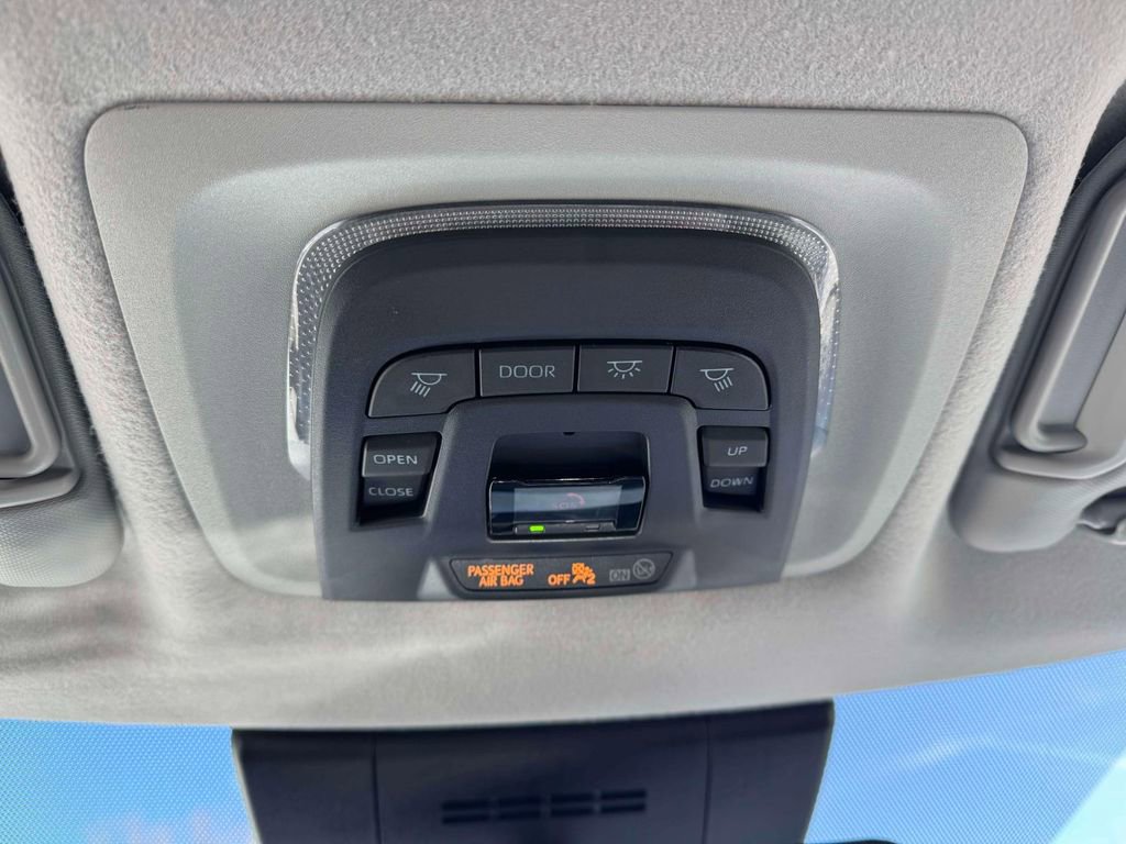 Used 2023 Toyota Corolla Cross XLE w/ Convenience Package image 31