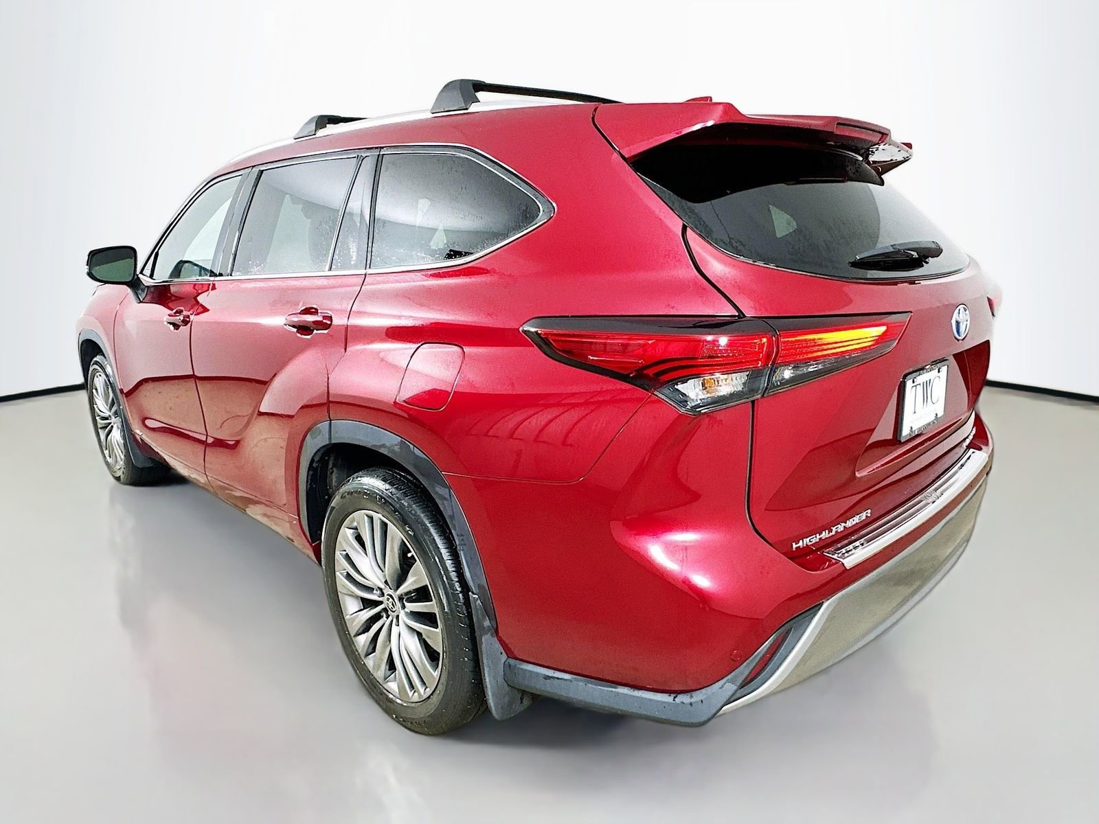 Used 2022 Toyota Highlander Platinum AWD/4WD image 7