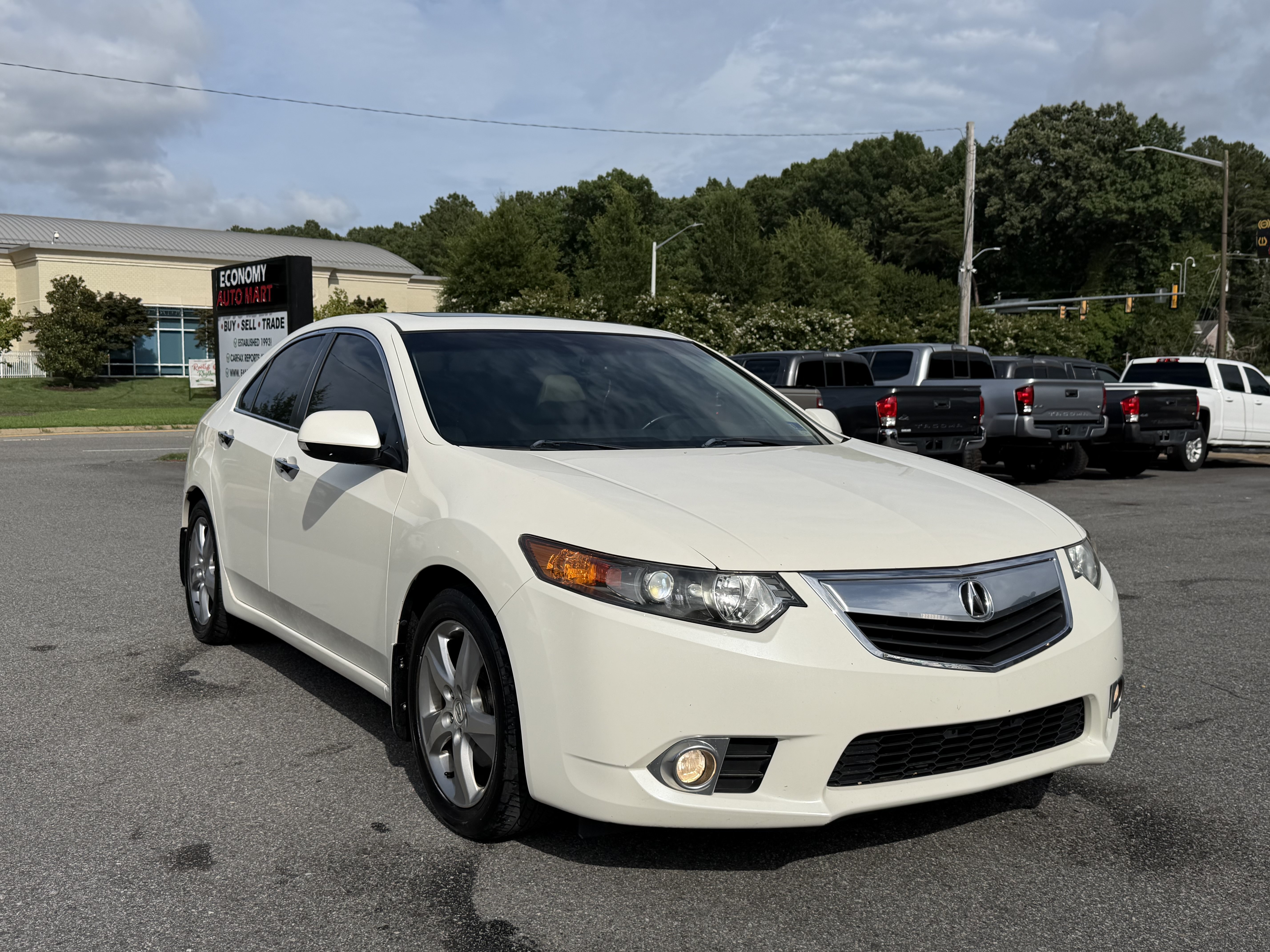 Used 2011 Acura TSX Sedan FWD image 3