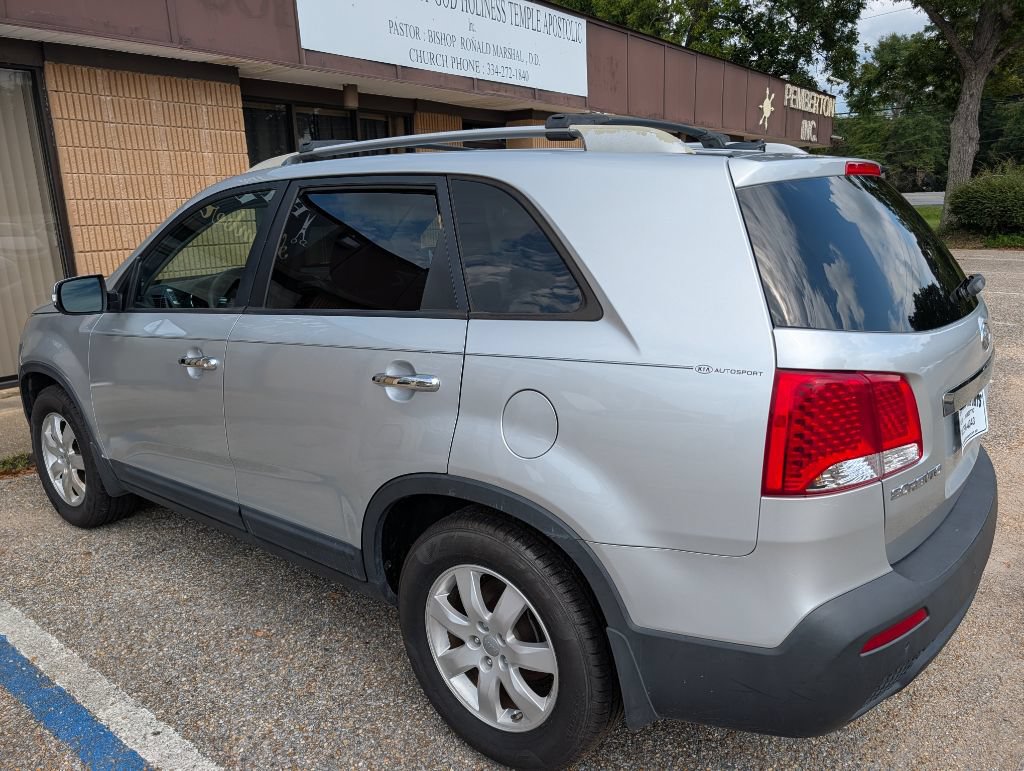 Used 2012 Kia Sorento LX w/ Convenience Pkg FWD image 5