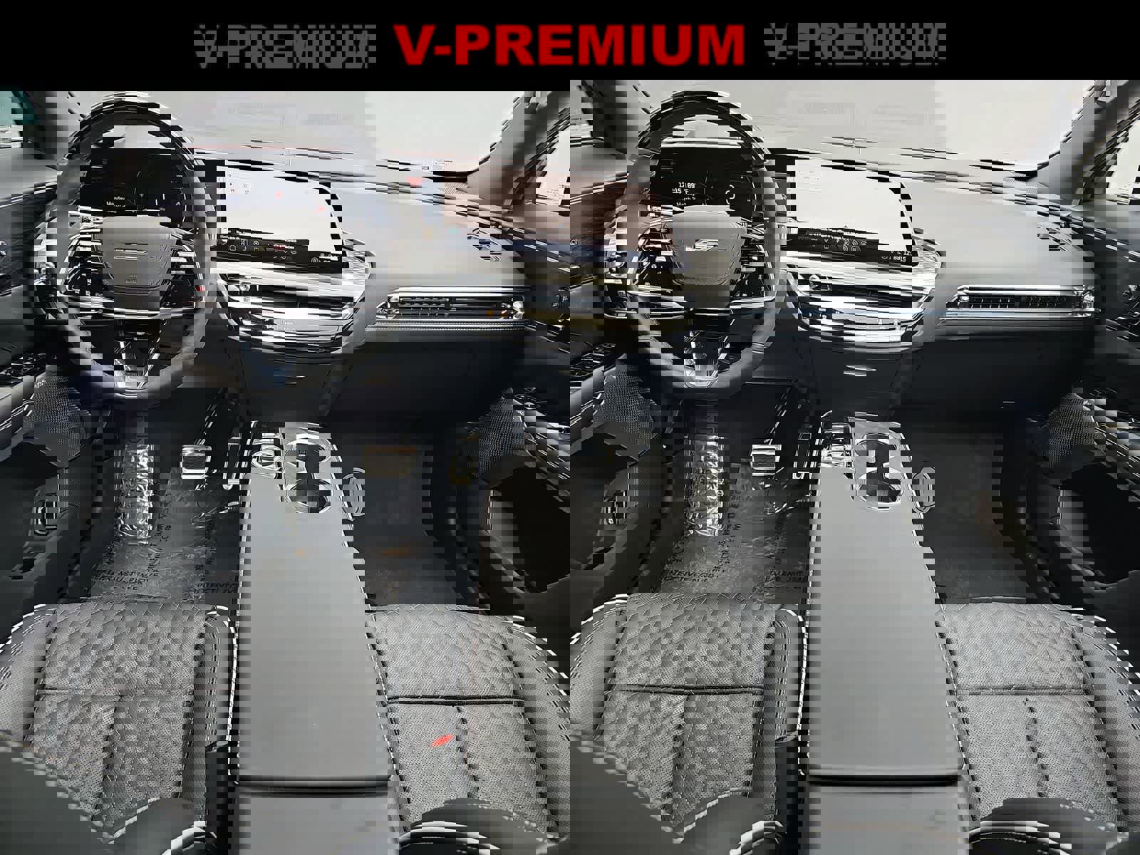 Used 2026 Cadillac Lyriq V w/ LPO, Floor Liner Package image 14