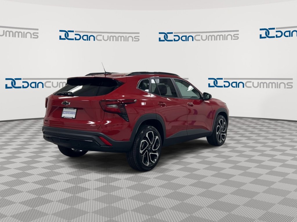 New 2026 Chevrolet Trax RS w/ Sunroof Package FWD image 8