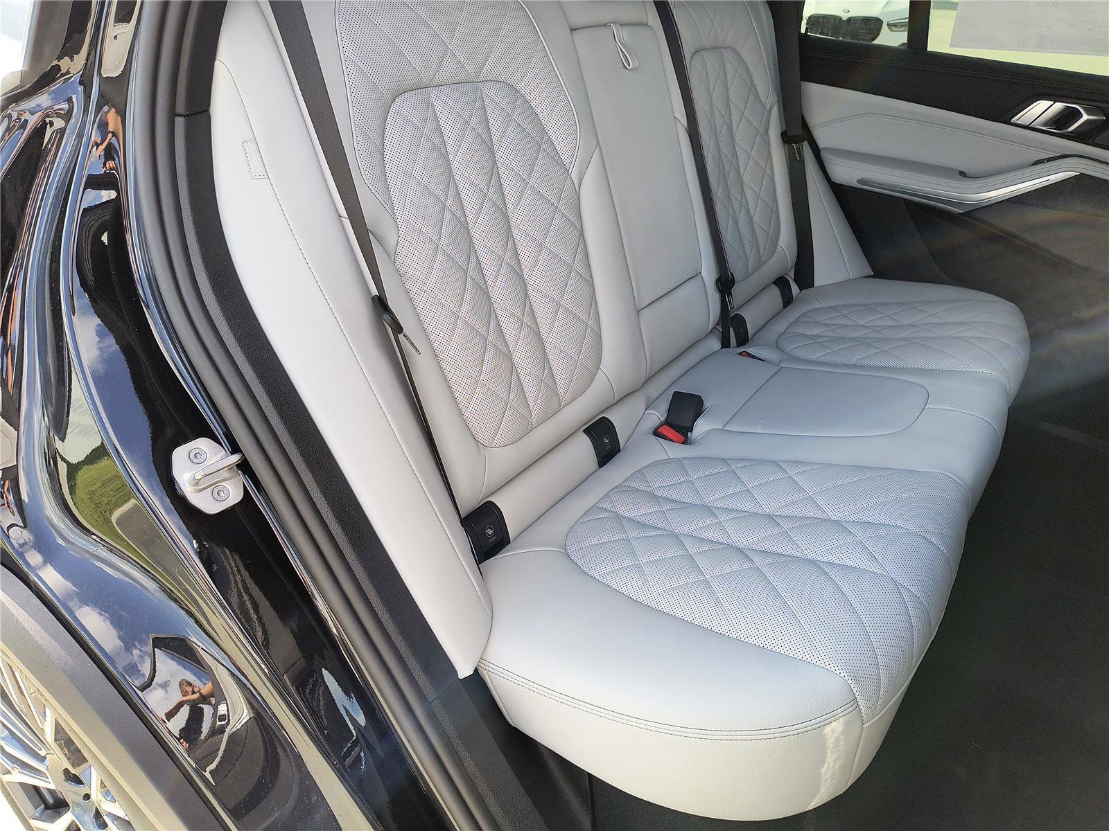 New 2026 BMW X5 sDrive40i image 14