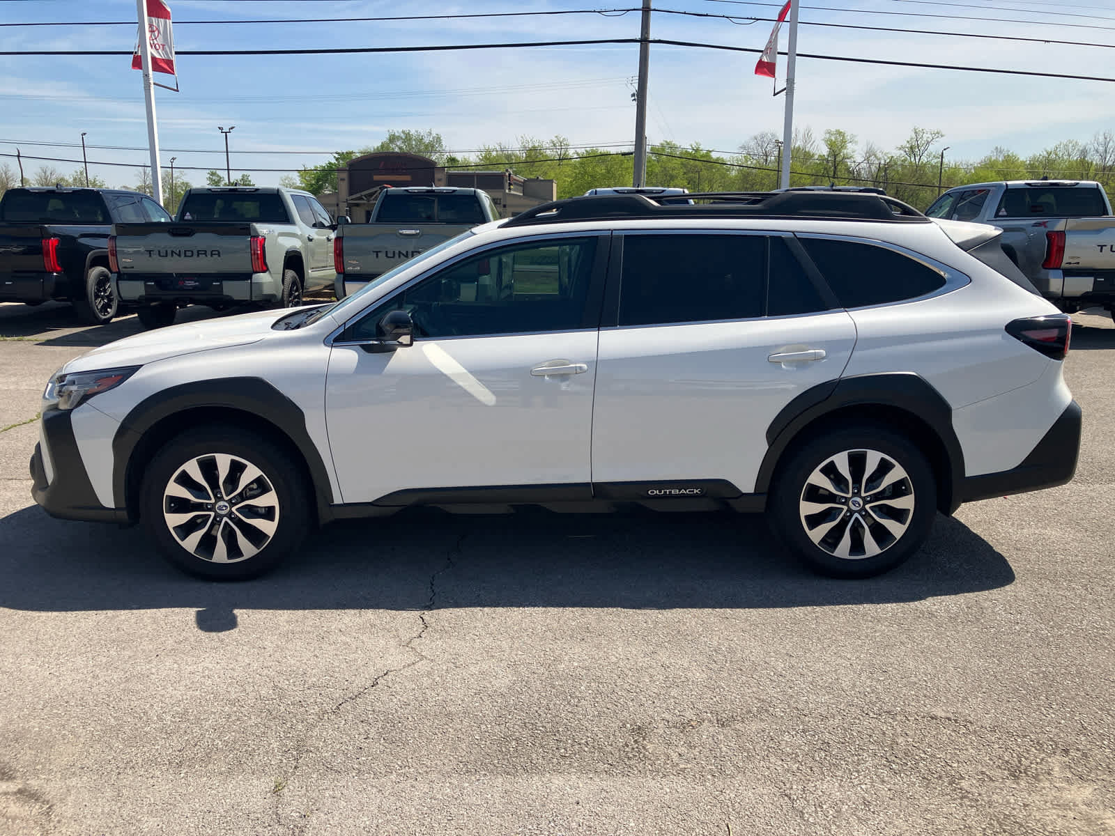 Used 2024 Subaru Outback Limited AWD/4WD image 4