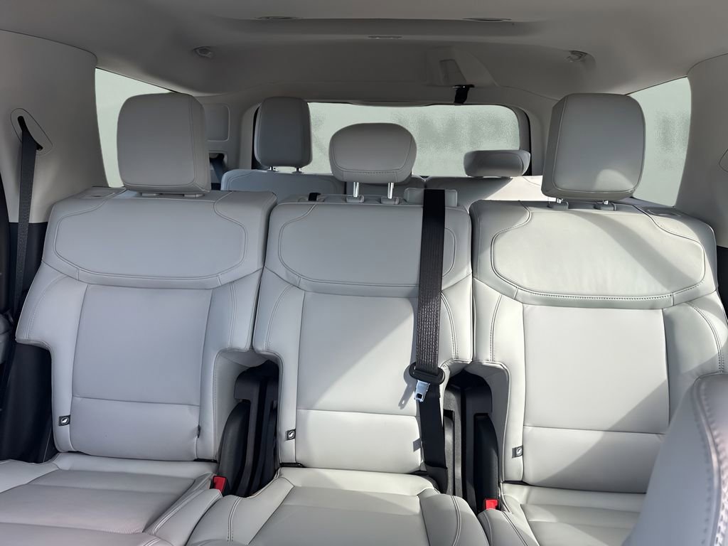 Used 2025 Ford Expedition Platinum w/ Driver's Package image 10