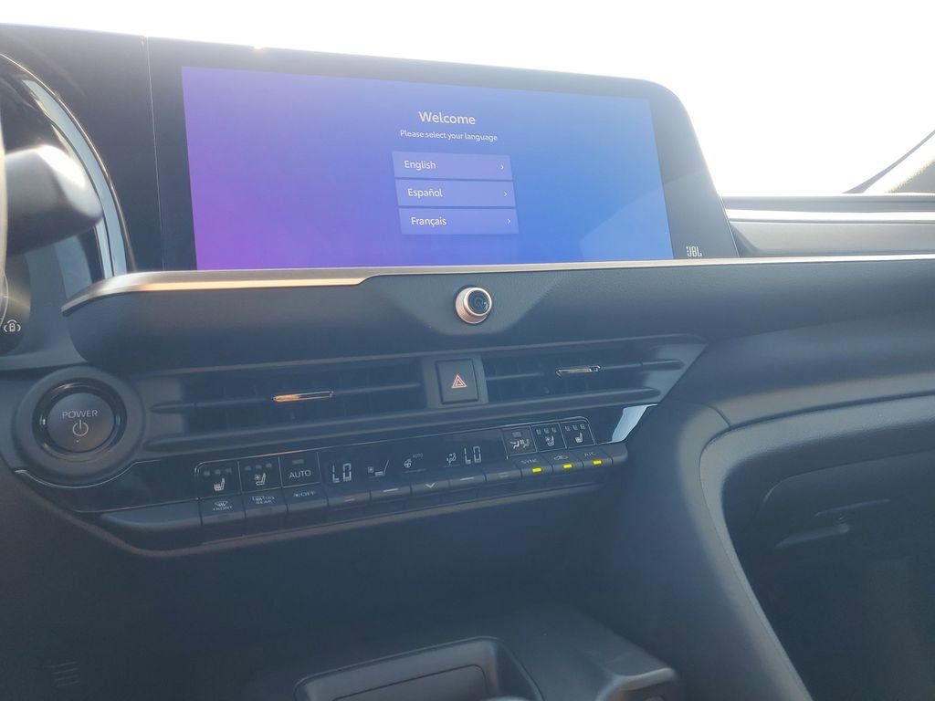 Used 2023 Toyota Crown Limited image 24