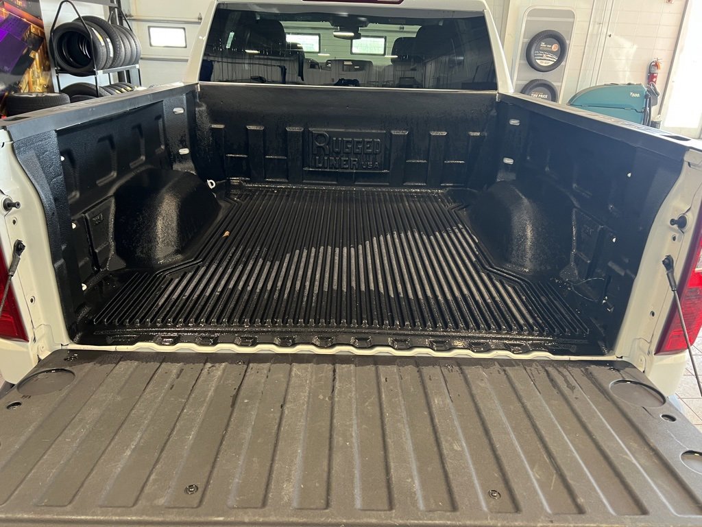 Used 2025 Chevrolet Silverado 1500 LT image 8