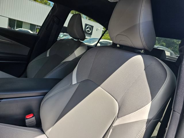 Used 2025 Toyota Camry SE FWD image 8