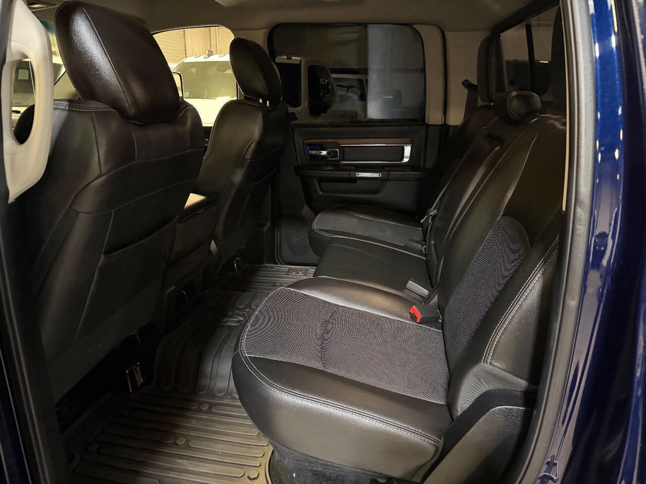 Used 2014 RAM 3500 Laramie w/ Cold Weather Group AWD/4WD image 17