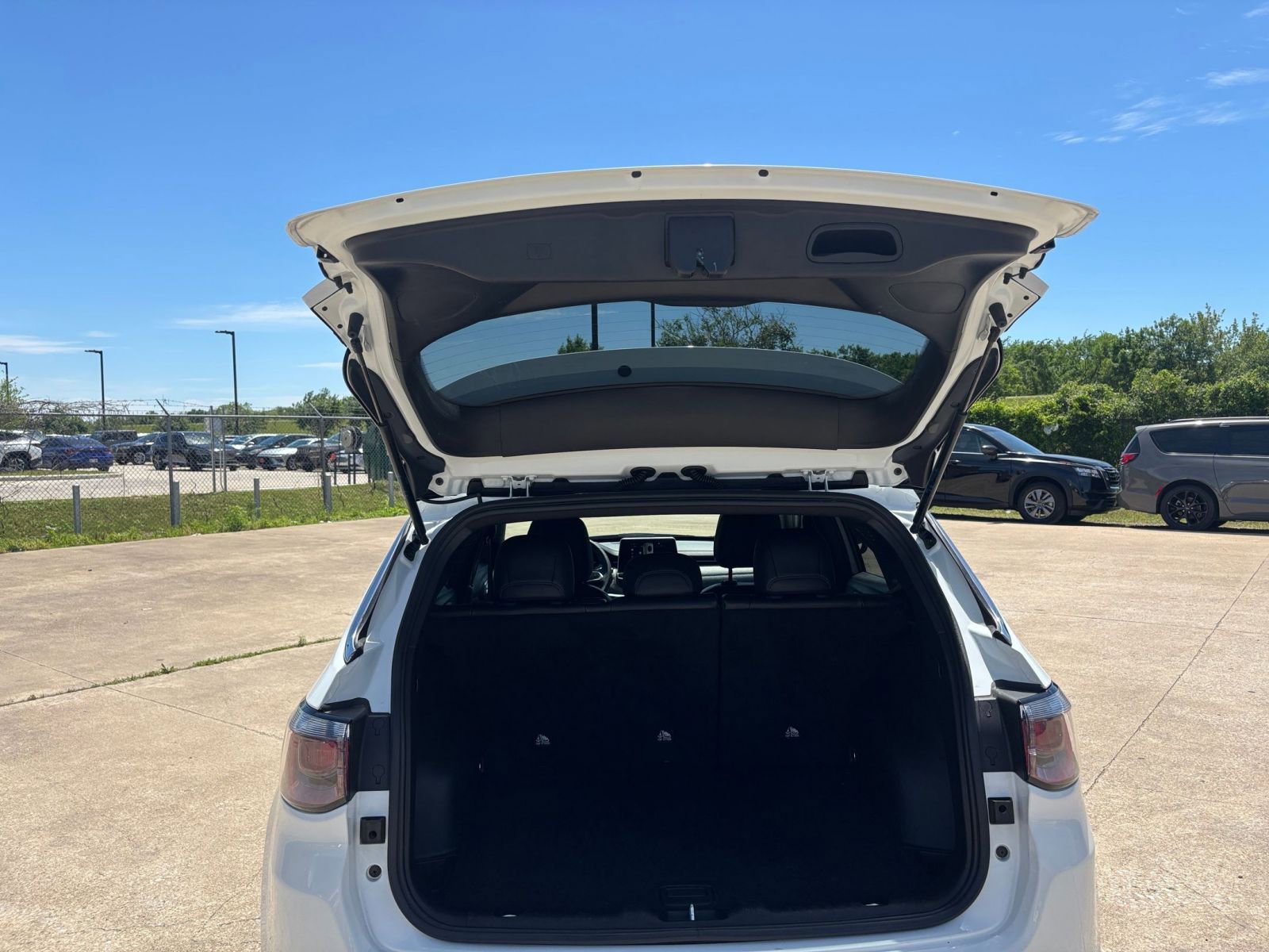 Used 2025 Jeep Compass Latitude image 30