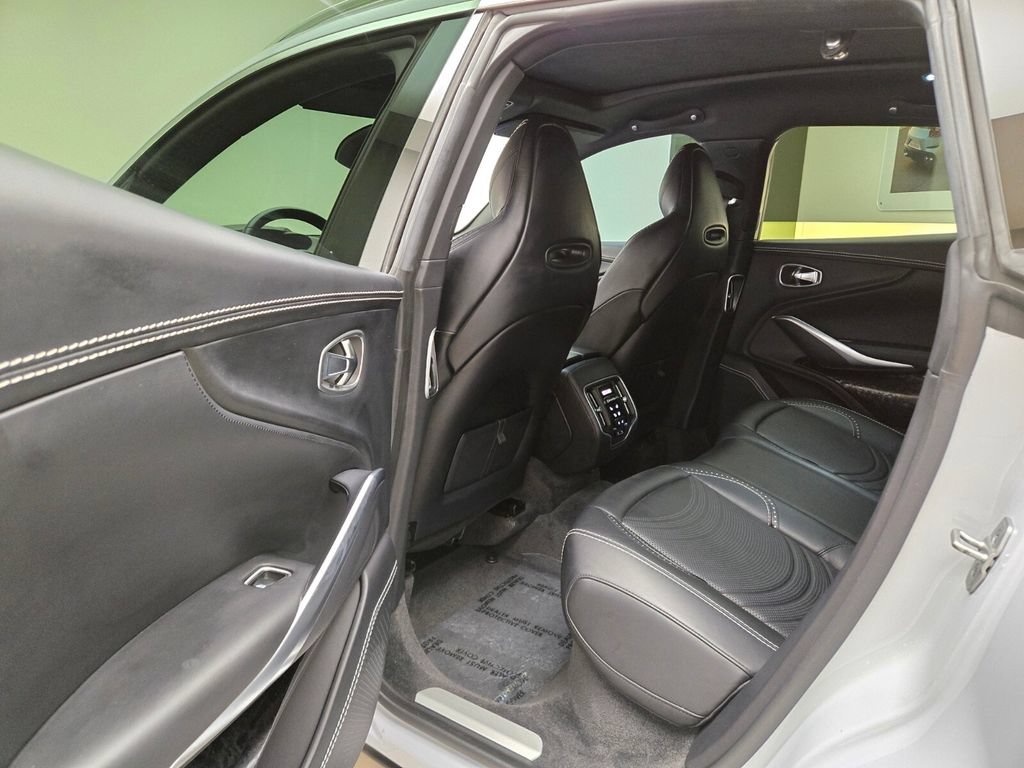 Used 2022 Aston Martin DBX AWD/4WD image 19
