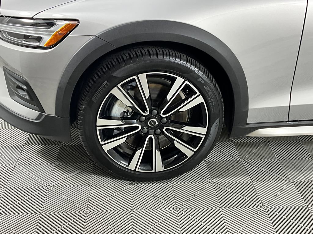 Used 2025 Volvo V60 B5 Cross Country Ultra w/ Protection Package Premier image 29