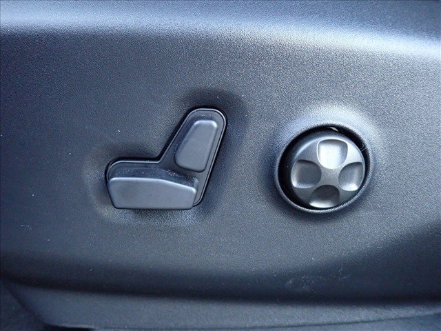 New 2027 Chrysler Pacifica Select AWD/4WD image 15