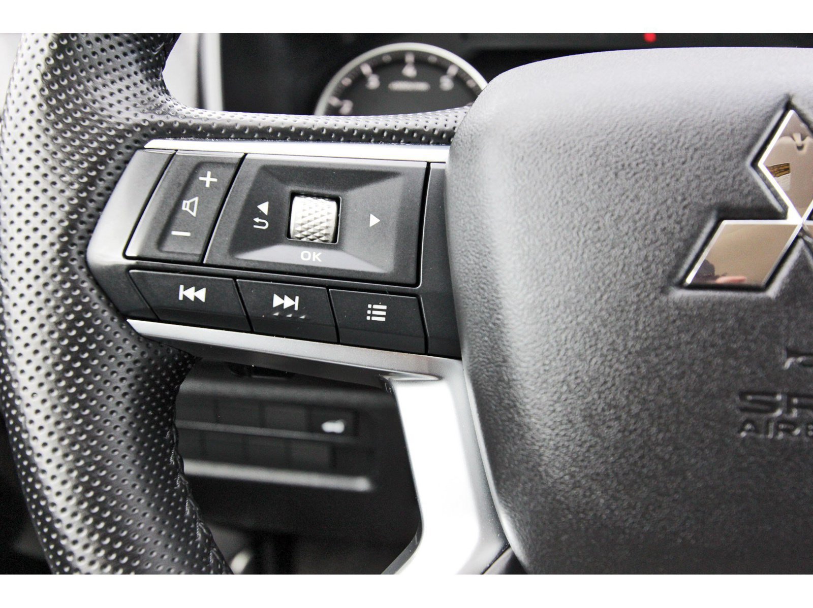 Used 2025 Mitsubishi Outlander SE FWD image 19