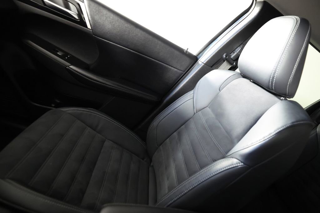 Used 2022 Mitsubishi Outlander SE image 35