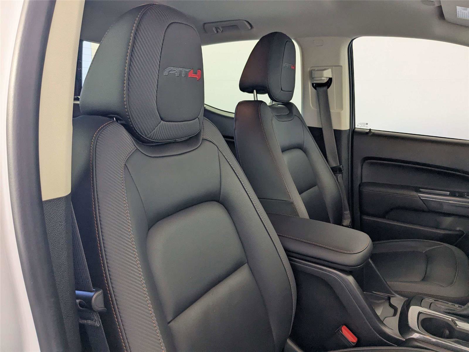 Used 2022 GMC Canyon AT4 image 33