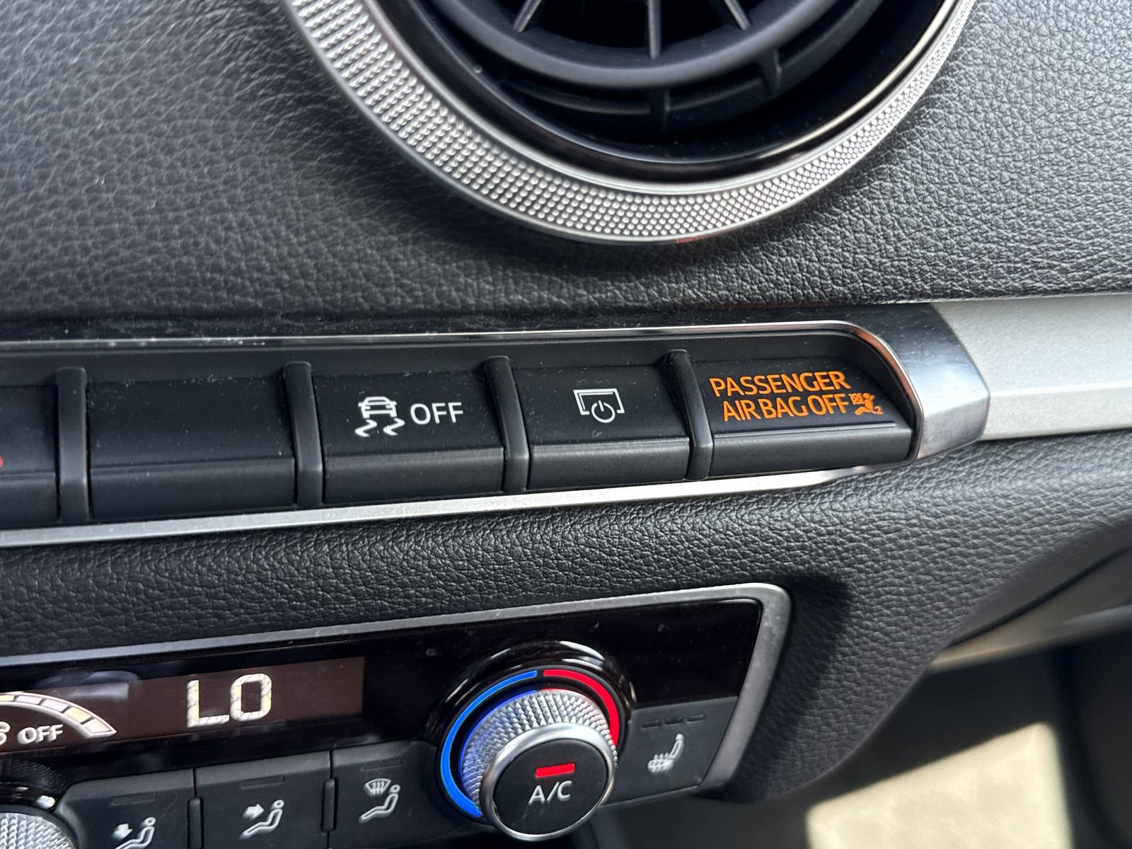 Used 2018 Audi A3 2.0T Premium w/ Convenience Package image 27