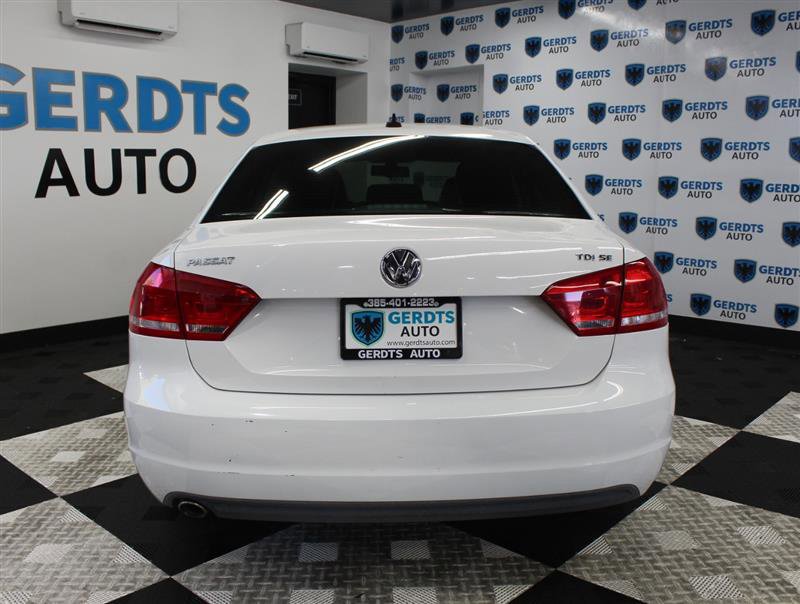 Used 2012 Volkswagen Passat TDI SE FWD image 3