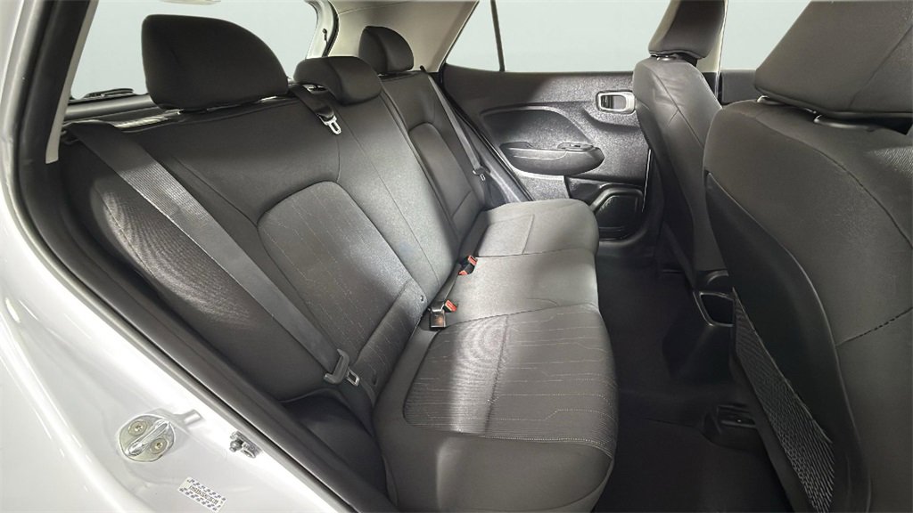 Used 2022 Hyundai Venue SE image 30