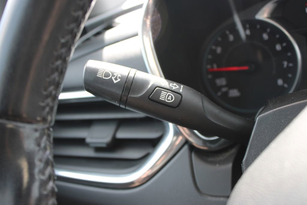 Used 2020 Chevrolet Equinox LT AWD/4WD image 35