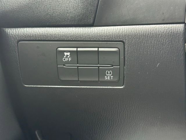 Used 2017 MAZDA MAZDA3 Grand Touring image 18