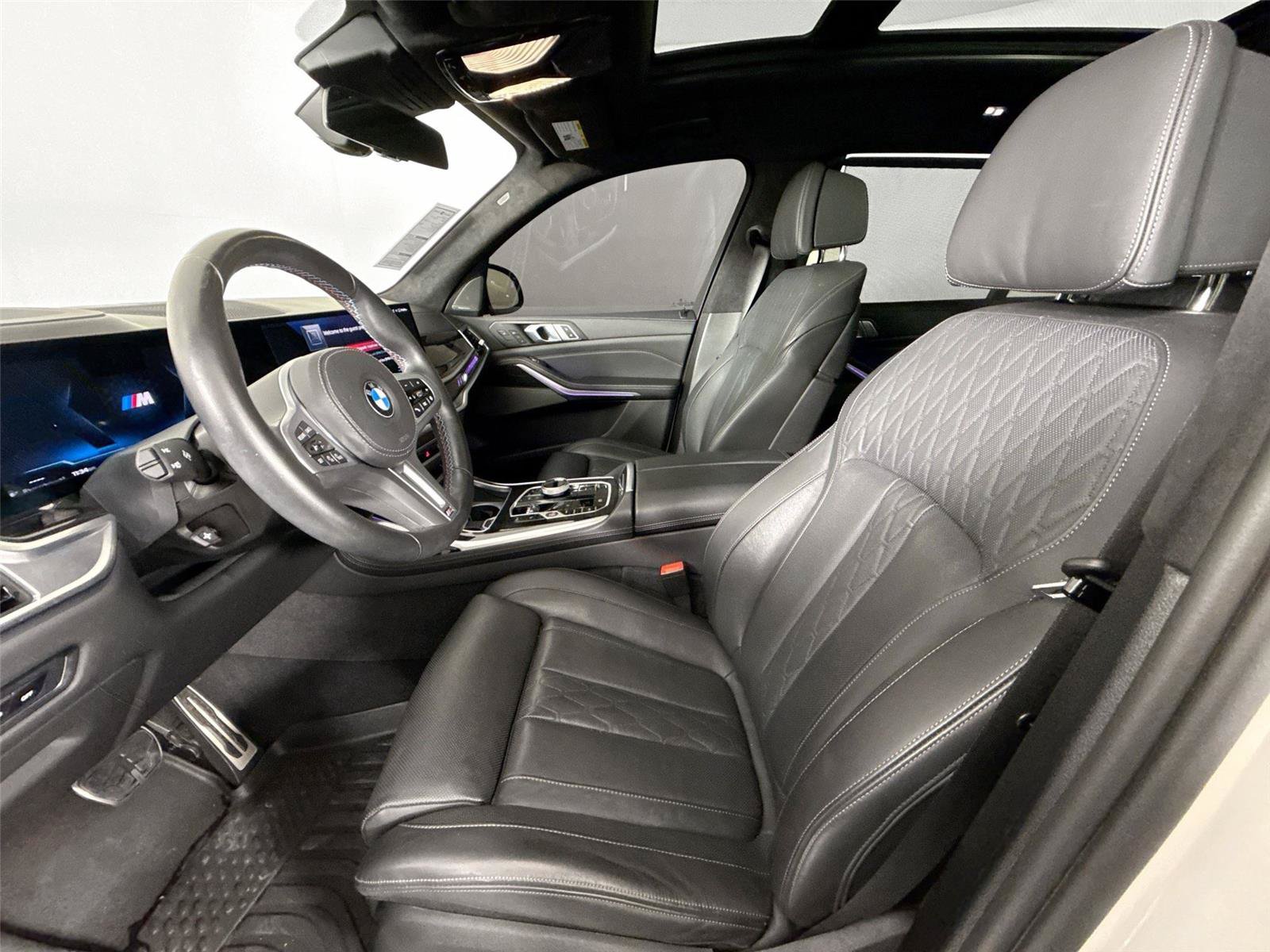 Used 2025 BMW X7 M60i w/ Executive Package AWD/4WD image 3