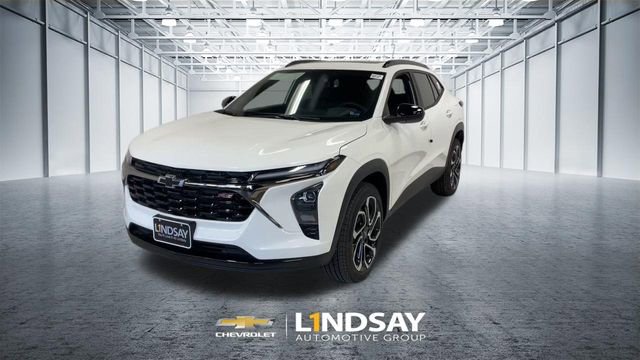 New 2026 Chevrolet Trax RS w/ Sunroof Package FWD image 5